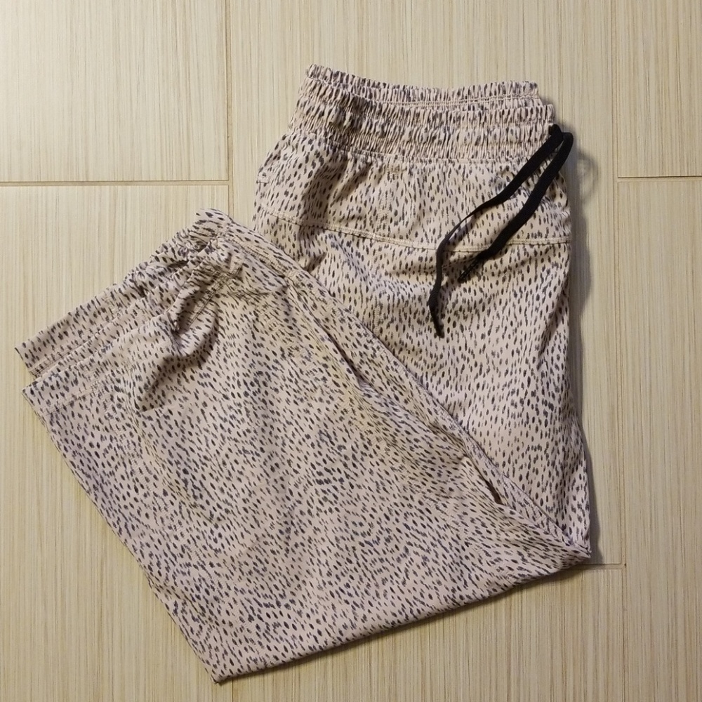 lululemon Step lively Dottie Dash crop - Picture 1 of 8